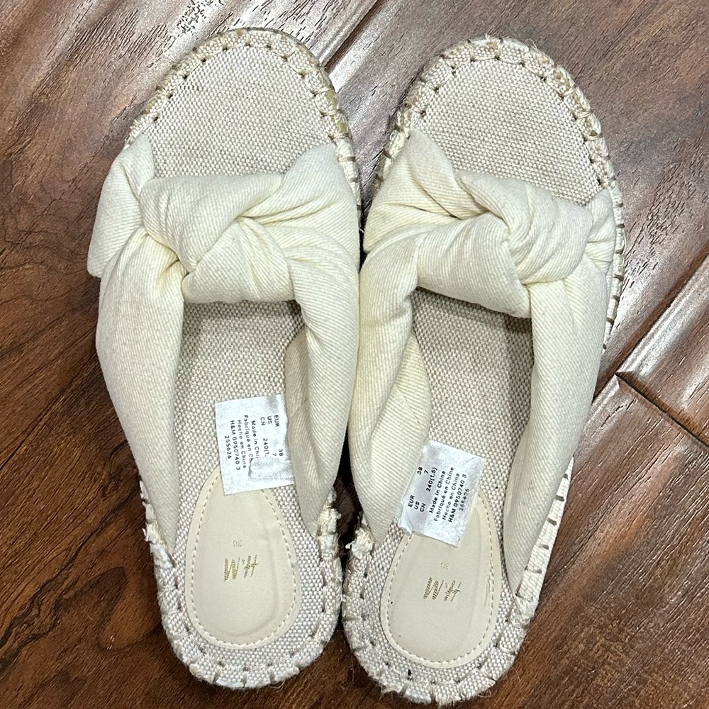 H&M Ivory Linen Bow Slip on Espadrilles